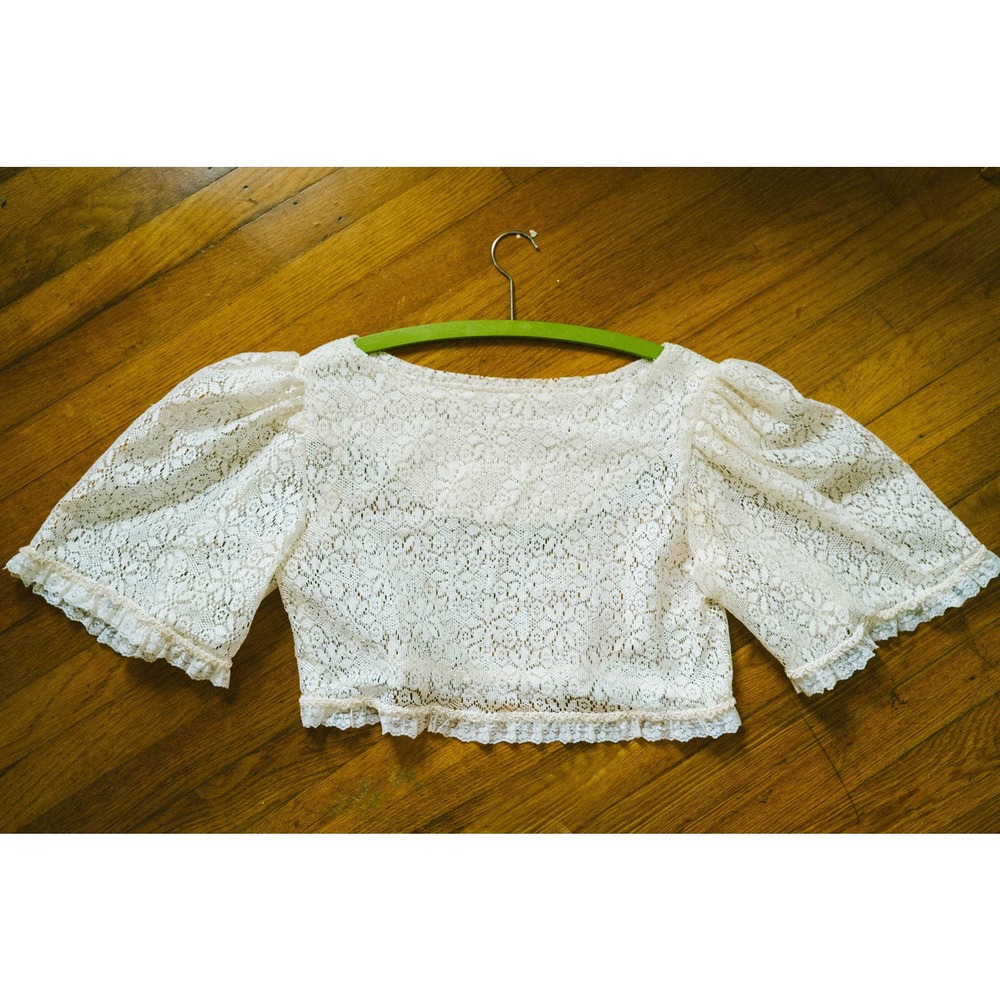 Vintage Handmade Cropped Lace Top w/ large sleeves